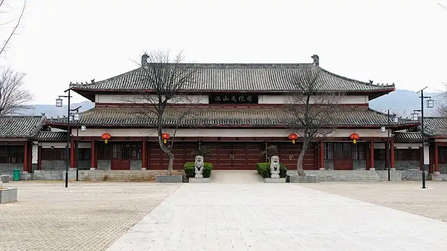 公司成功签约洛阳三乡驿汉山文化园低空链条式观光吊椅项目(图1)